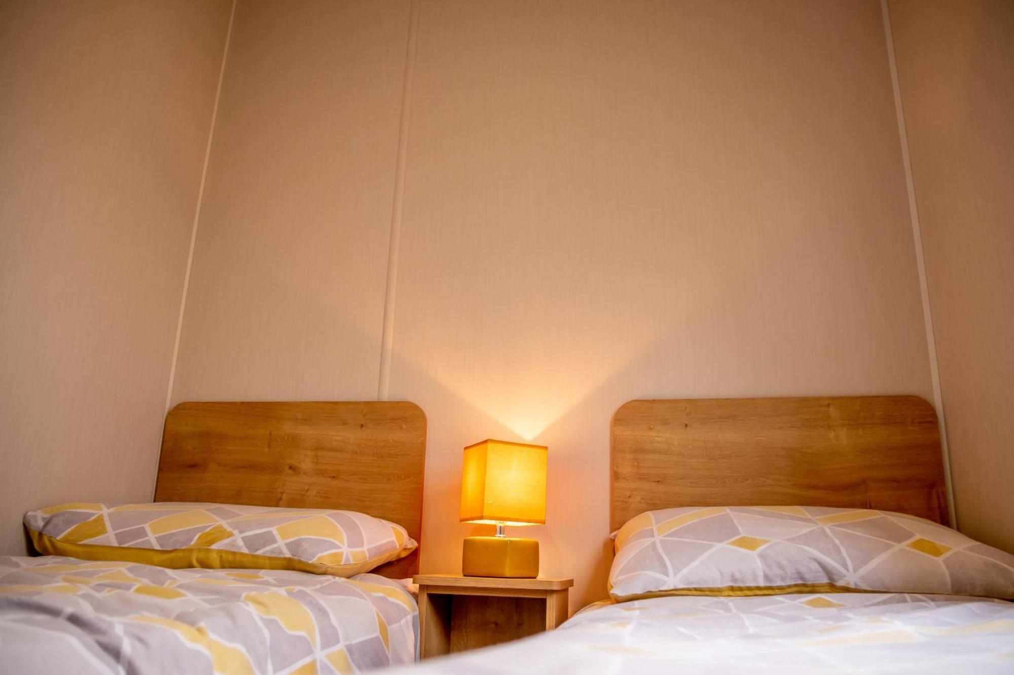 64 Lancaster The Lazy Willow 3 Bedroom Hot Tub Caravan Tattershall Lakes Εξωτερικό φωτογραφία