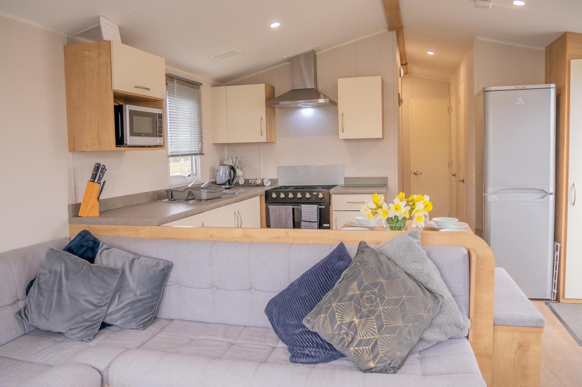 64 Lancaster The Lazy Willow 3 Bedroom Hot Tub Caravan Tattershall Lakes Εξωτερικό φωτογραφία