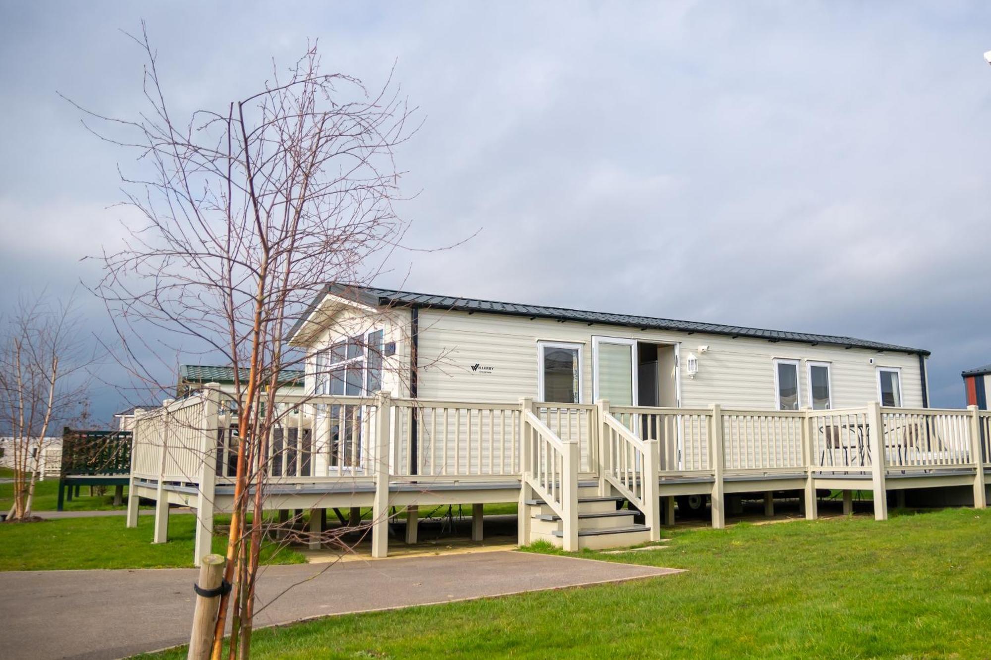64 Lancaster The Lazy Willow 3 Bedroom Hot Tub Caravan Tattershall Lakes Εξωτερικό φωτογραφία