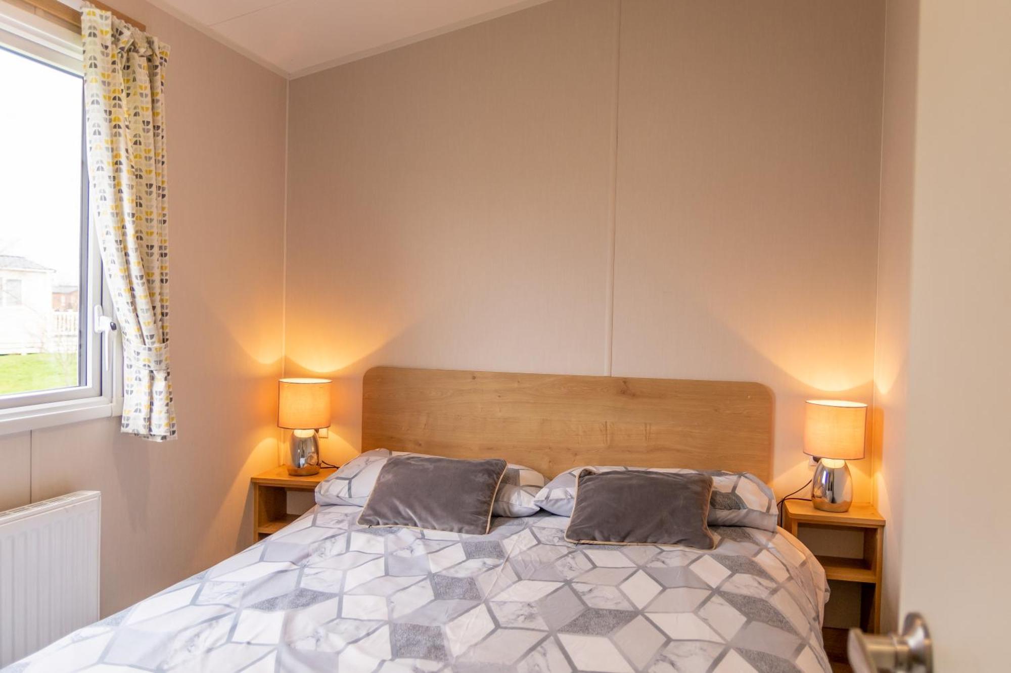 64 Lancaster The Lazy Willow 3 Bedroom Hot Tub Caravan Tattershall Lakes Εξωτερικό φωτογραφία